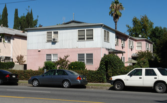 13233 Oxnard St Apartments