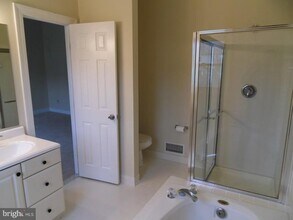 43441 Postrail Square in Ashburn, VA - Building Photo - Building Photo