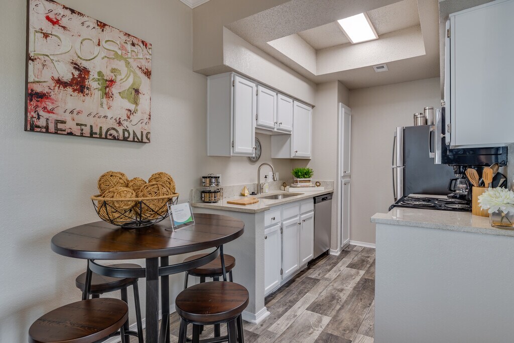 One Eton Square Apartments in Tulsa, OK