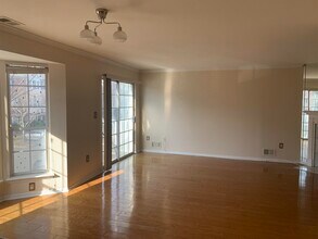 22 Walnut St in Jersey City, NJ - Building Photo - Building Photo