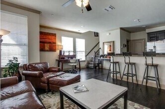 7915 Parkwood Blvd in Plano, TX - Building Photo - Building Photo
