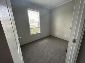 2403 Birch St in Liberty, MO - Building Photo - Building Photo