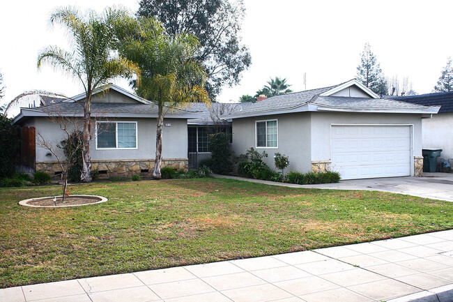 6608 N First St in Fresno, CA - Building Photo - Building Photo