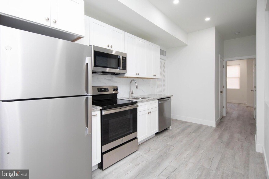 705 N 40th St, Unit 3601-06 in Philadelphia, PA - Building Photo