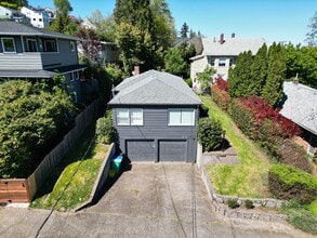 13-15 SW Bancroft St, Unit 15 in Portland, OR - Building Photo - Building Photo