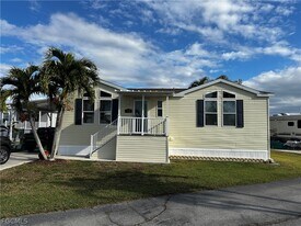 158 Nanaimo Trail in Fort Myers Beach, FL - Building Photo