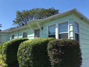 535 NE Rosa Parks Way in Portland, OR - Foto de edificio - Building Photo