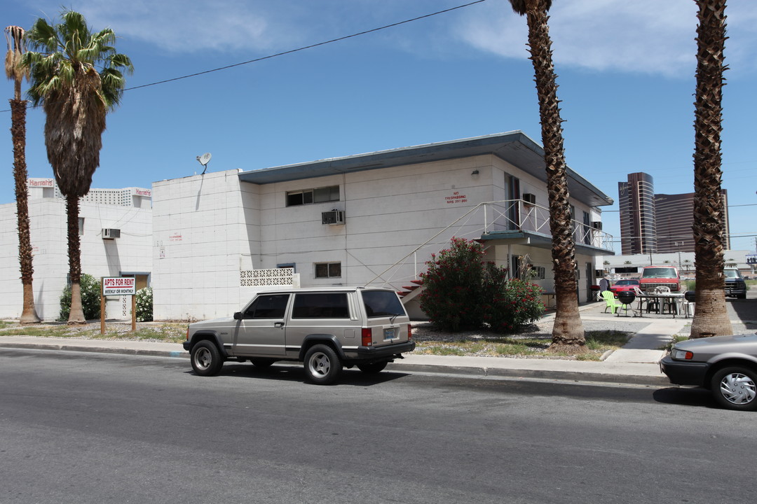 French Villa Apartments III in Las Vegas, NV - Building Photo