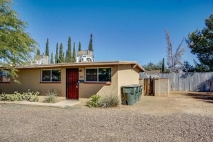 430 E Delano St in Tucson, AZ - Building Photo