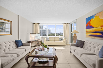 3015 N Ocean Blvd, Unit 7k in Fort Lauderdale, FL - Foto de edificio - Building Photo