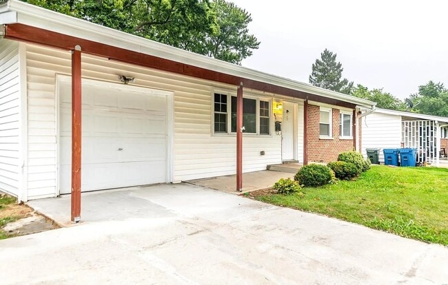 805 Holiday Ave in Hazelwood, MO - Building Photo - Building Photo