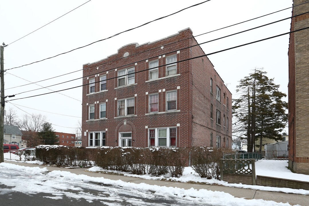 30-32 Dorothy St in Hartford, CT - Foto de edificio