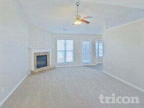 3812 Plymouth Rock Drive in Loganville, GA - Foto de edificio - Building Photo