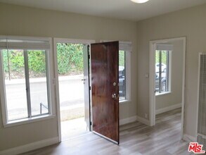 1848 17th St-Unit -5 in Santa Monica, CA - Building Photo - Building Photo