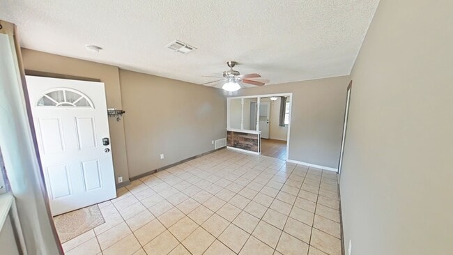 3808 SE Dorchester Dr in Lawton, OK - Building Photo - Building Photo