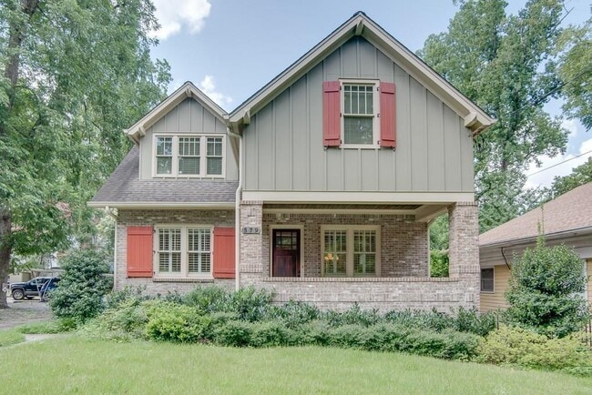 property at 579 Elmwood Dr NE