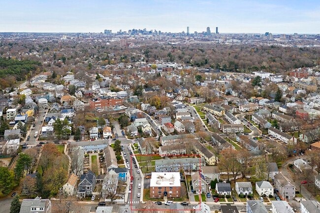 76 Oxford Ave, Unit #1 in Cambridge, MA - Building Photo - Building Photo