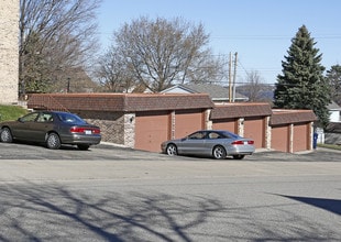 Park Apartments in Waconia, MN - Building Photo - Building Photo