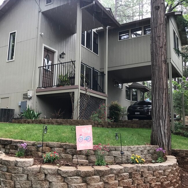 15610 Nopel Ave in Forest Ranch, CA - Building Photo - Building Photo