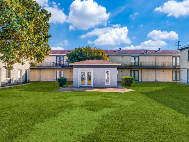 Valley Mills Apartments in Waco, TX - Building Photo - Building Photo