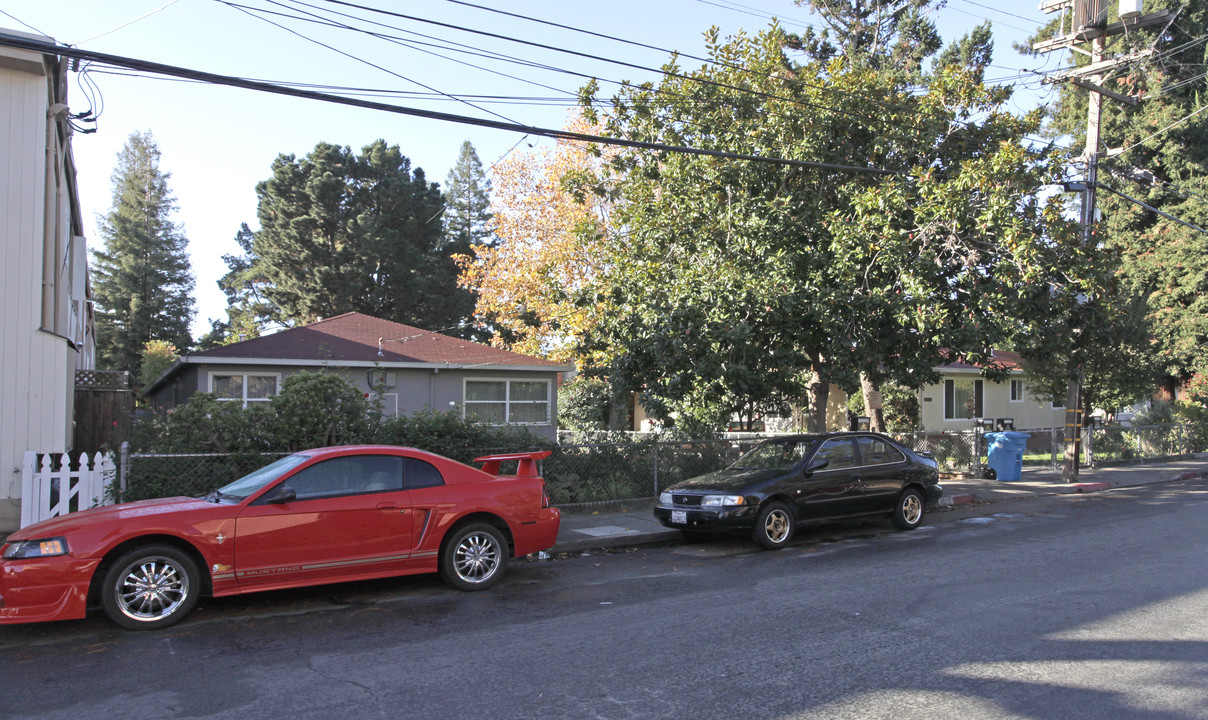 1598-1608 Oxford St in Redwood City, CA - Foto de edificio