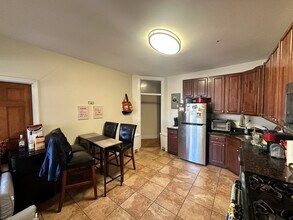 71 Pontiac St, Unit 2 in Boston, MA - Building Photo - Building Photo