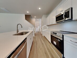 1111 Livengood Wy in Indian Trail, NC - Foto de edificio - Building Photo