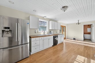 132 Furnace Ave in Stafford, CT - Foto de edificio - Building Photo