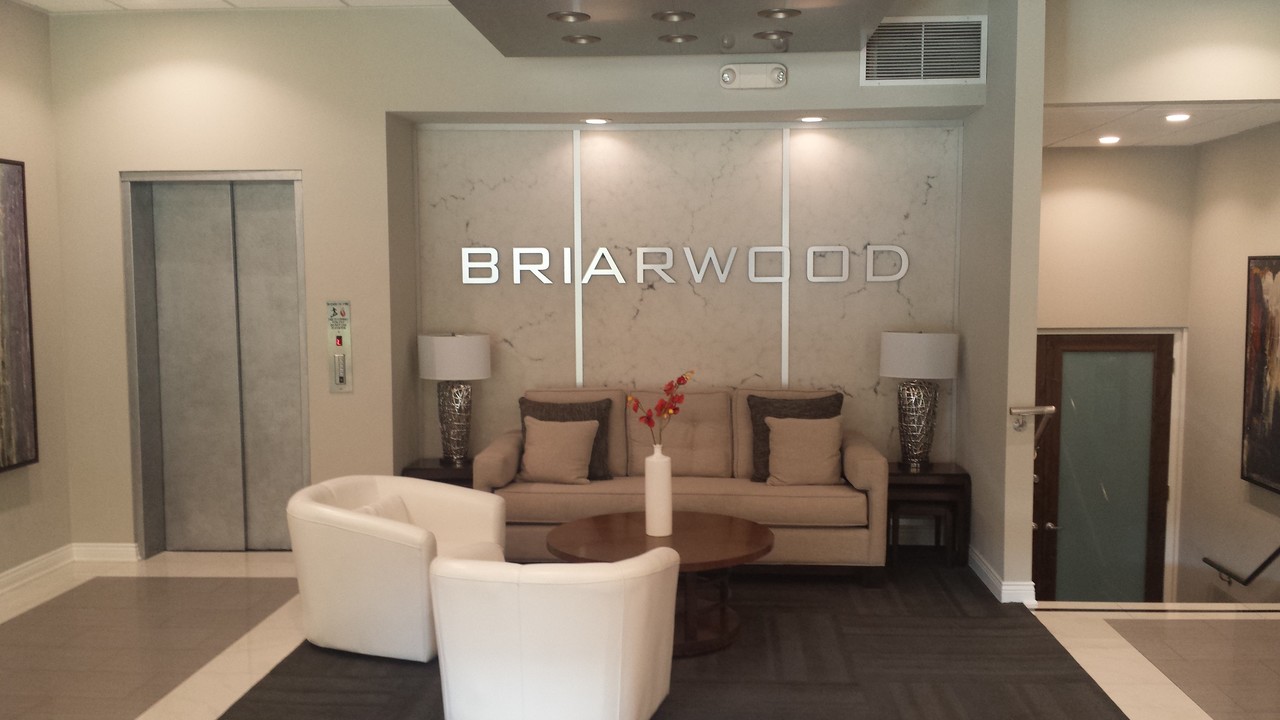 Briarwood in Los Angeles, CA - Foto de edificio