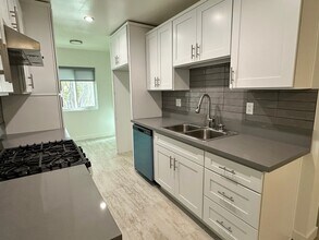 1724 Arizona Ave, Unit #4 in Santa Monica, CA - Building Photo - Building Photo