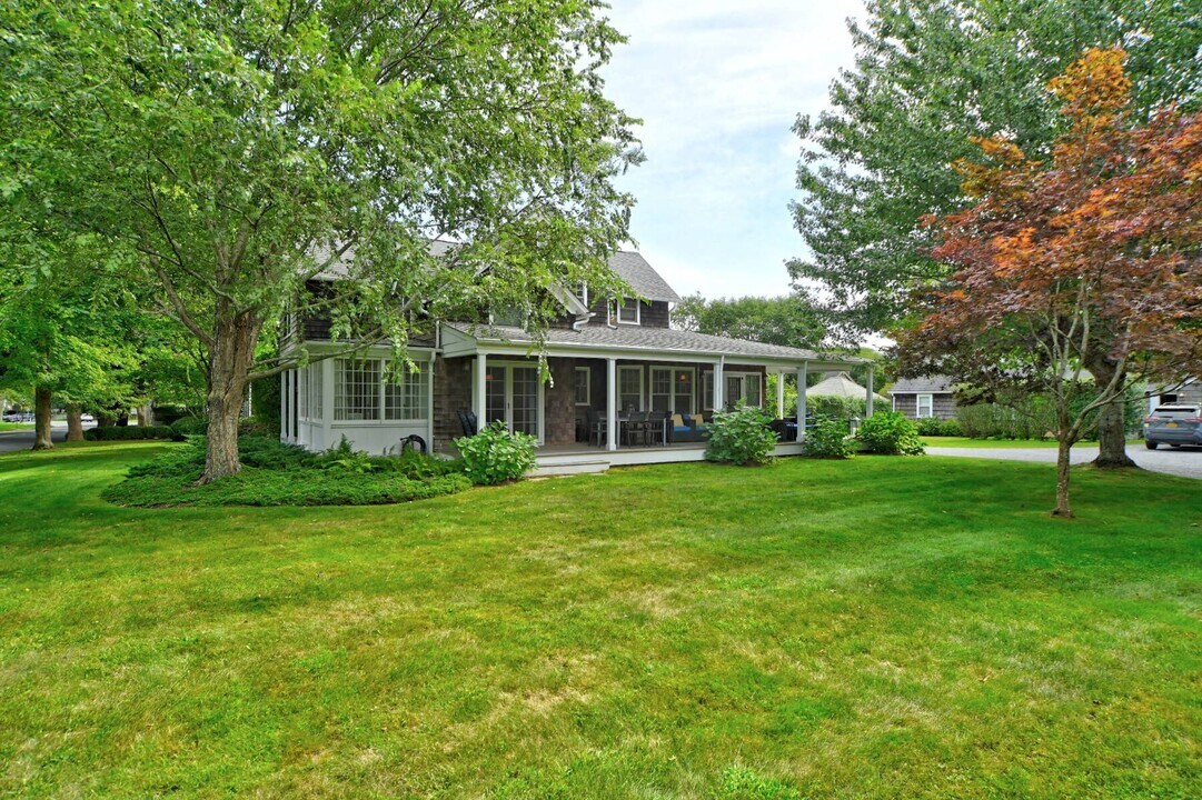 15 Buell Ln in East Hampton, NY - Foto de edificio