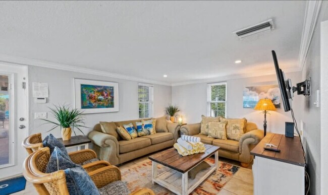 100 7th St S in Bradenton Beach, FL - Building Photo - Building Photo