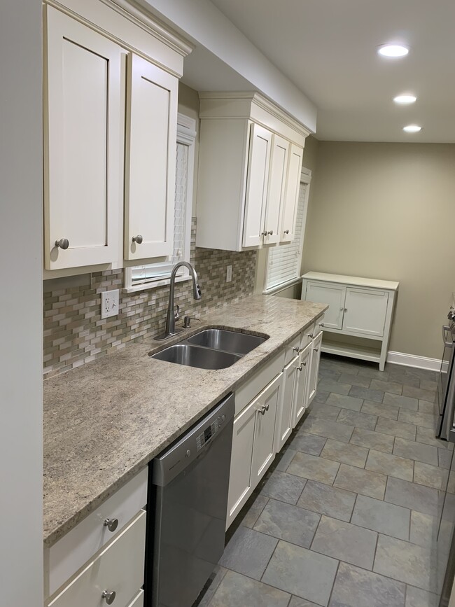 523 Eastbrooke Ln, Unit 9064 in Rochester, NY - Building Photo - Building Photo