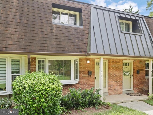 477 Hampton Ct in Falls Church, VA - Building Photo - Building Photo