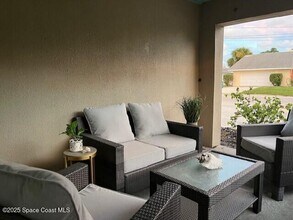 692 Jackson Ct in Satellite Beach, FL - Foto de edificio - Building Photo