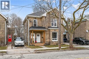 238 Darling St in Brantford, ON - Building Photo