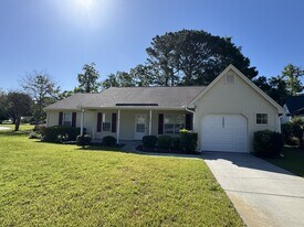 1201 Song Sparrow Ct in Murrells Inlet, SC - Building Photo