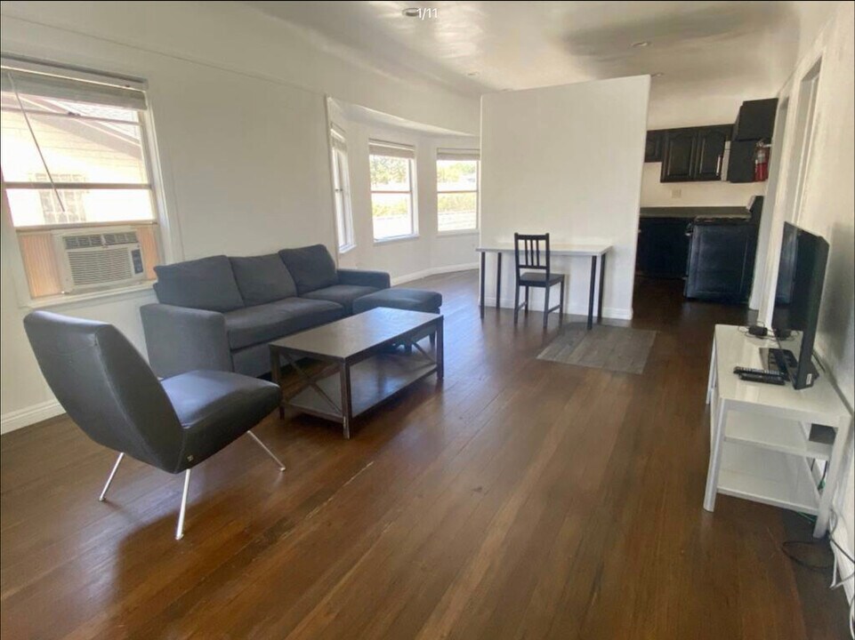 1315 W 24th St, Unit 1315 in Los Angeles, CA - Building Photo