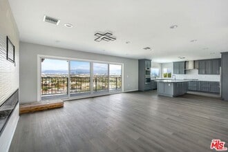 4151 Don Mariano Dr in Los Angeles, CA - Building Photo - Building Photo