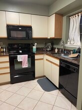 2751 Pennsylvania Ave, Unit Greenshire in Philadelphia, PA - Building Photo - Building Photo