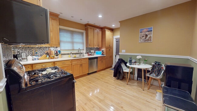 33 Walter St, Unit 1