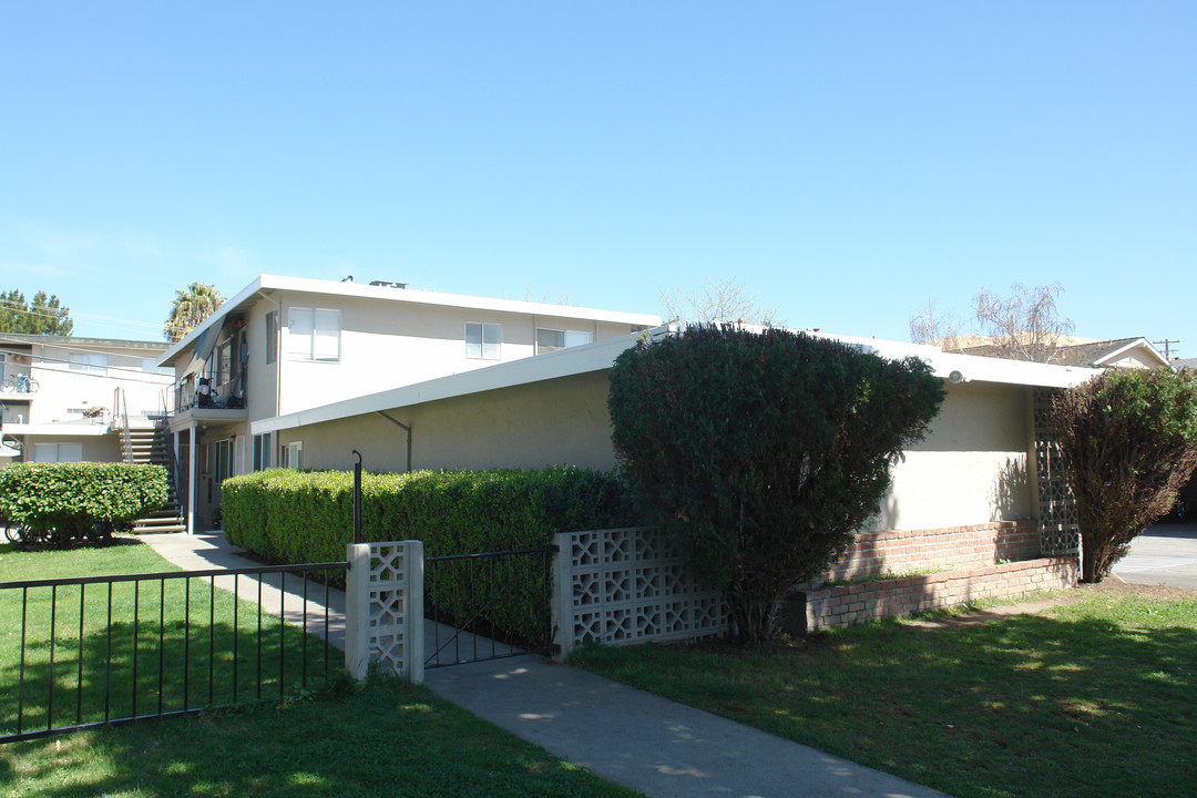 3155 Williamsburg Dr in San Jose, CA - Building Photo