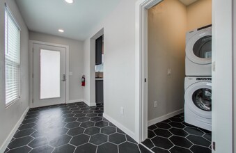 801 Richmond Ave. in Houston, TX - Building Photo - Building Photo