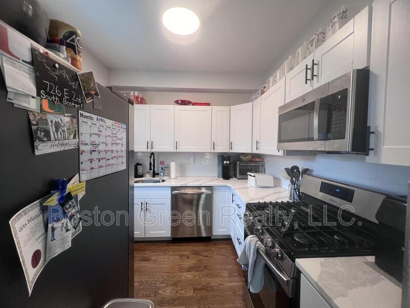 726 E 2nd St in Boston, MA - Building Photo