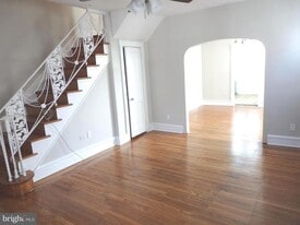 129 S Eagle Rd in Havertown, PA - Building Photo