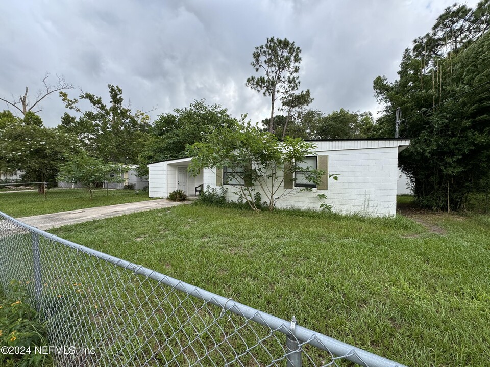 10503 Keuka Dr in Jacksonville, FL - Building Photo