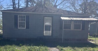 810 Jaycee Terrace in Marion, SC - Building Photo