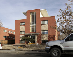 1432 Macon St in Aurora, CO - Foto de edificio - Building Photo