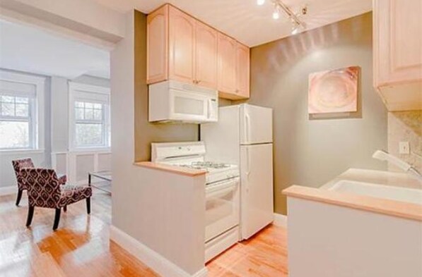 62 Empire St, Unit 1