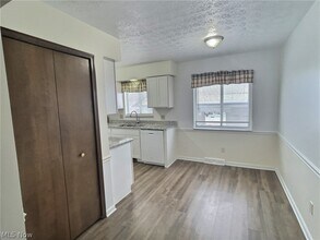 2566 Graham Rd in Stow, OH - Building Photo - Building Photo